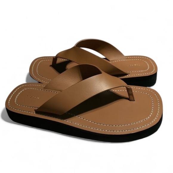 THE ROW Ginza Caramel Leather Sandals - Picture 4 of 11